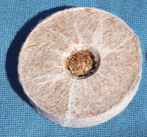 Aquaponic coconut based grow puck